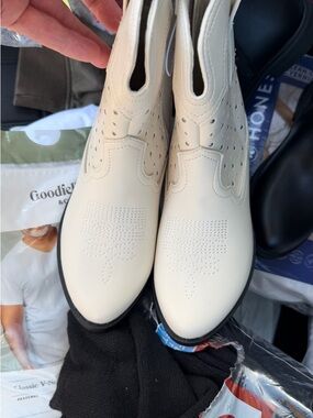 Art class size 13 girls white cowboy boots new with tags
